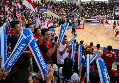 Balon Tepuk Kudus
